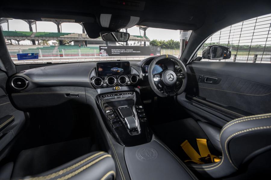 Торпедо Mercedes-AMG GT R (C190) 2019 года  (MY) (фото 2 из 21)